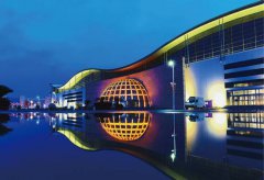 ���м����ס����������İ��ڼ���������