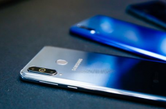 ����Galaxy A8s����˼���������Ĵ󵨴���