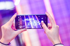 2400��ǰ�����ļӺ������� ����Galaxy A8s����ͬ����ɫ 