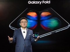 �����ƶ������ն�ȫ��Ʒ�� ����Galaxy Fold�𺳿���δ��