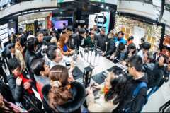 ���ǵ�����ͷ�ܶ� Galaxy S10ϵ��������������